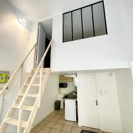 Homely & Charming Parisian Duplex - Near Marais פריז