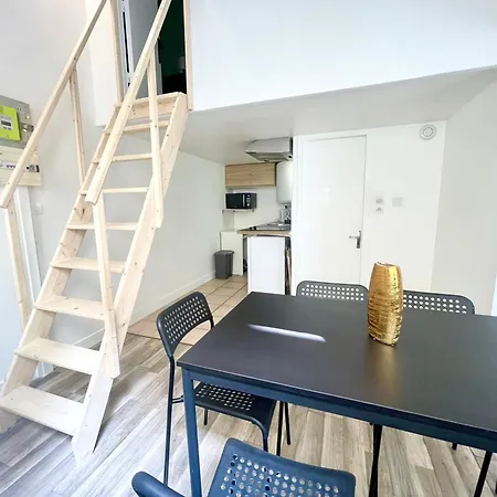 Homely & Charming Parisian Duplex - Near Marais דירה