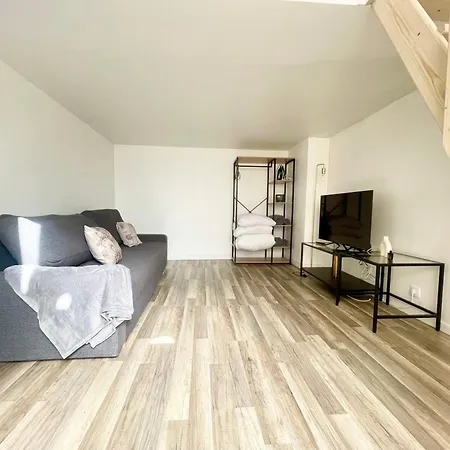 דירה Homely & Charming Parisian Duplex - Near Marais *