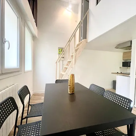 Homely & Charming Parisian Duplex - Near Marais פריז