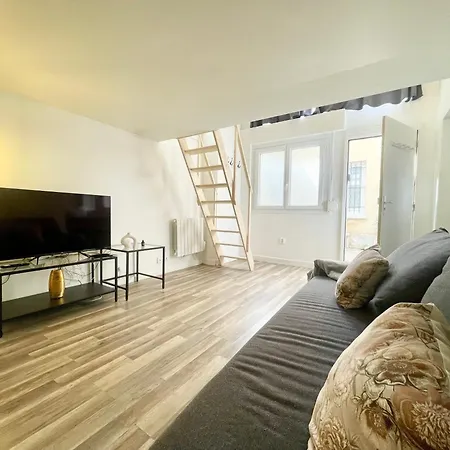 Homely & Charming Parisian Duplex - Near Marais