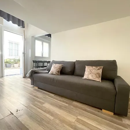 Homely & Charming Parisian Duplex - Near Marais דירה פריז
