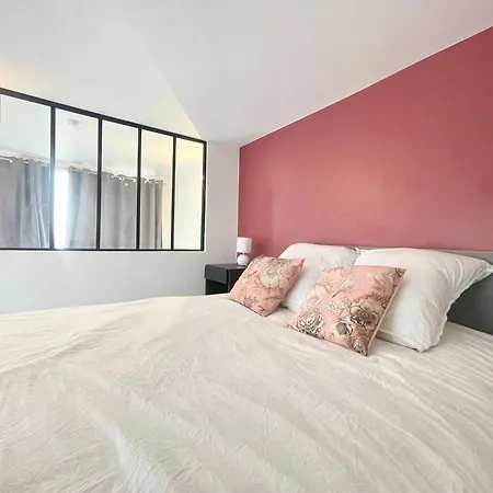 דירה Homely & Charming Parisian Duplex - Near Marais