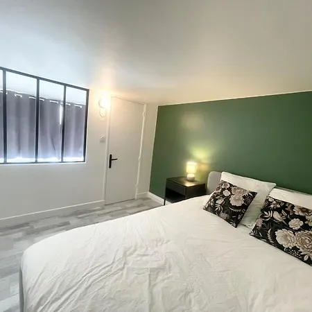 Homely & Charming Parisian Duplex - Near Marais דירה *